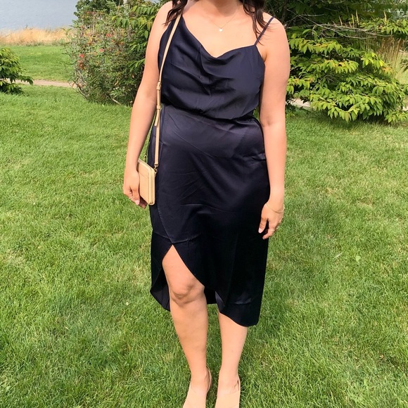 Showpo Sisters by heart dress in navy - Picture 6 of 6